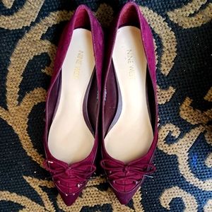 Nine West wine color flat
